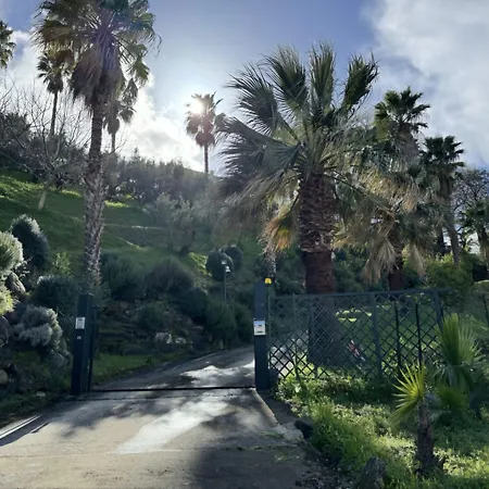 Kalos Relais לינה וארוחת בוקר