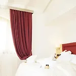 Kalos Relais 4*