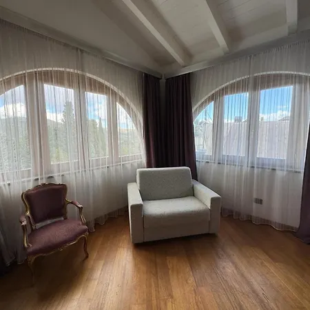 Kalos Relais Bed & Breakfast 3*